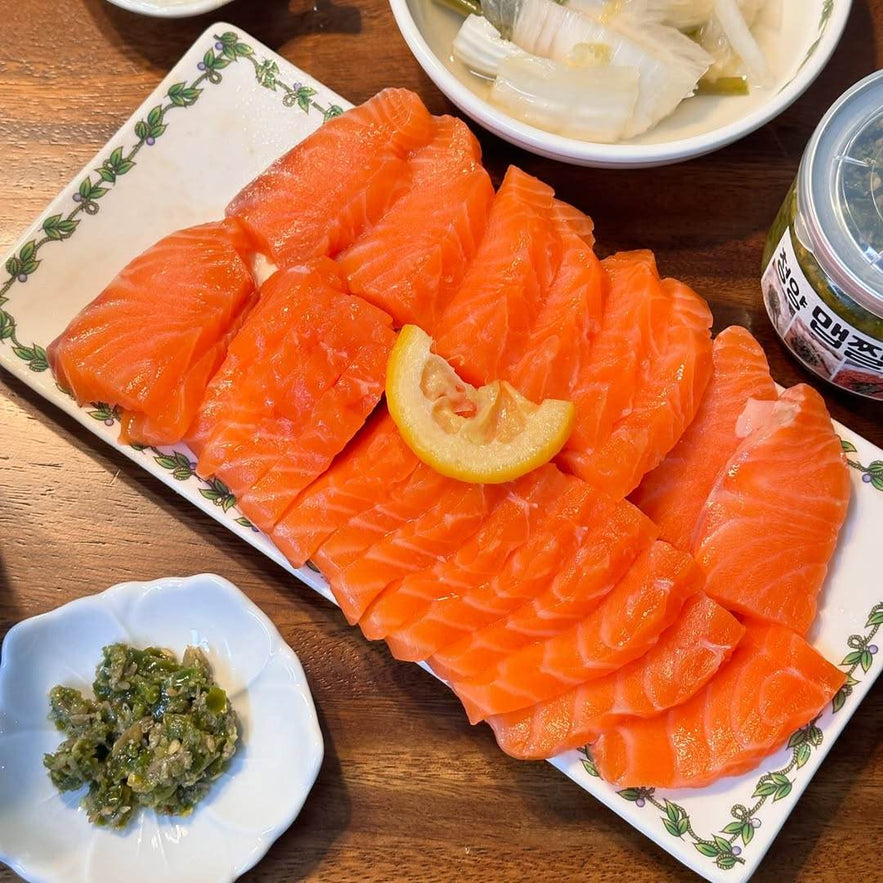 Kelp-Aged Flash-Frozen Salmon Sashimi from Korea (다시마숙성 급냉 연어회) - Lets Eatscape