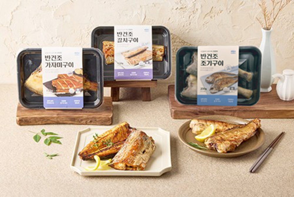 Grilled Semi-Dried Yellow Croaker, Flounder, and Cutlassfish Set 노릇노릇 구워나온 어부백서 반건조 생선구이 세트 (조기, 가자미, 갈치)