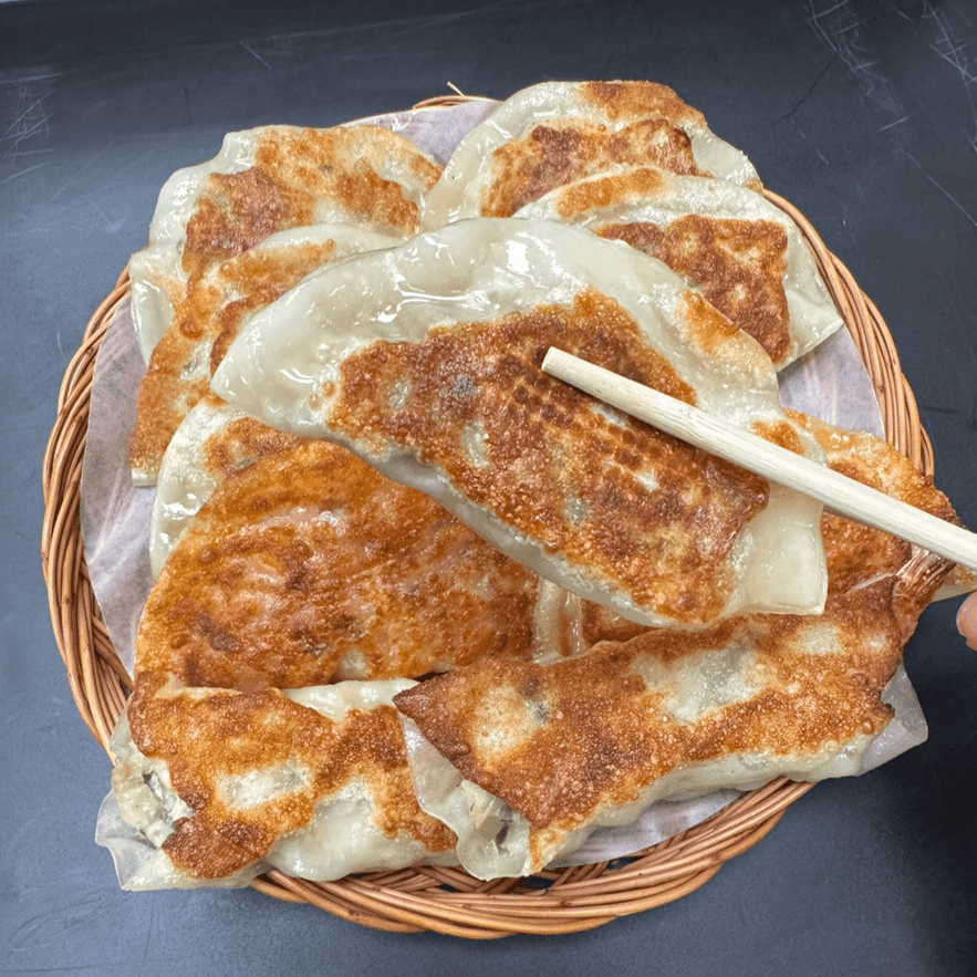 Changhwadang Crispy Pan-Fried Dumpling Set (창화당 얇은피 모둠지짐만두) - Lets Eatscape