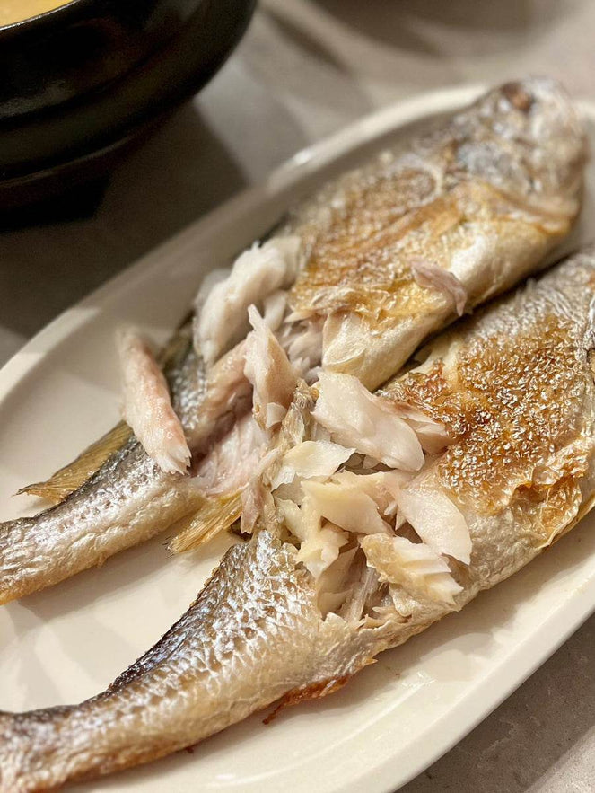 Semi Dried Yellow Croaker - Jumbo Size [반건조 굴비구이] - Lets Eatscape
