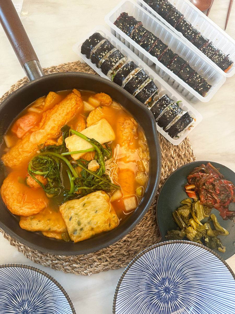 Fish Cake Soup [고래사어묵탕] - Lets Eatscape