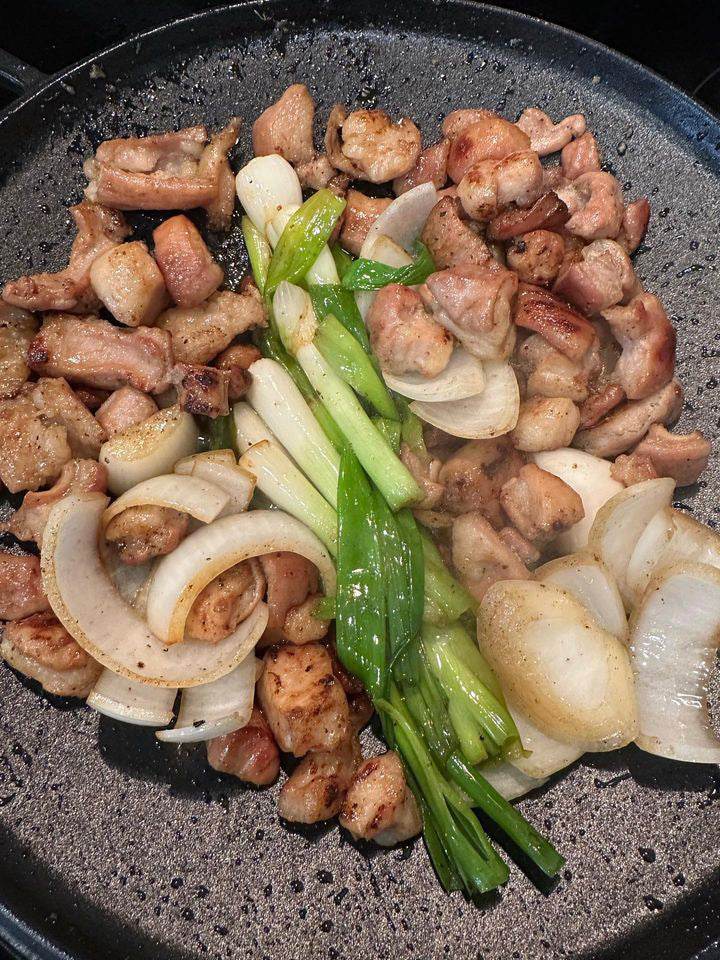 Marinated Beef Intestines & Abomasum Combo [양념 소막창대창 콤보] - Lets Eatscape