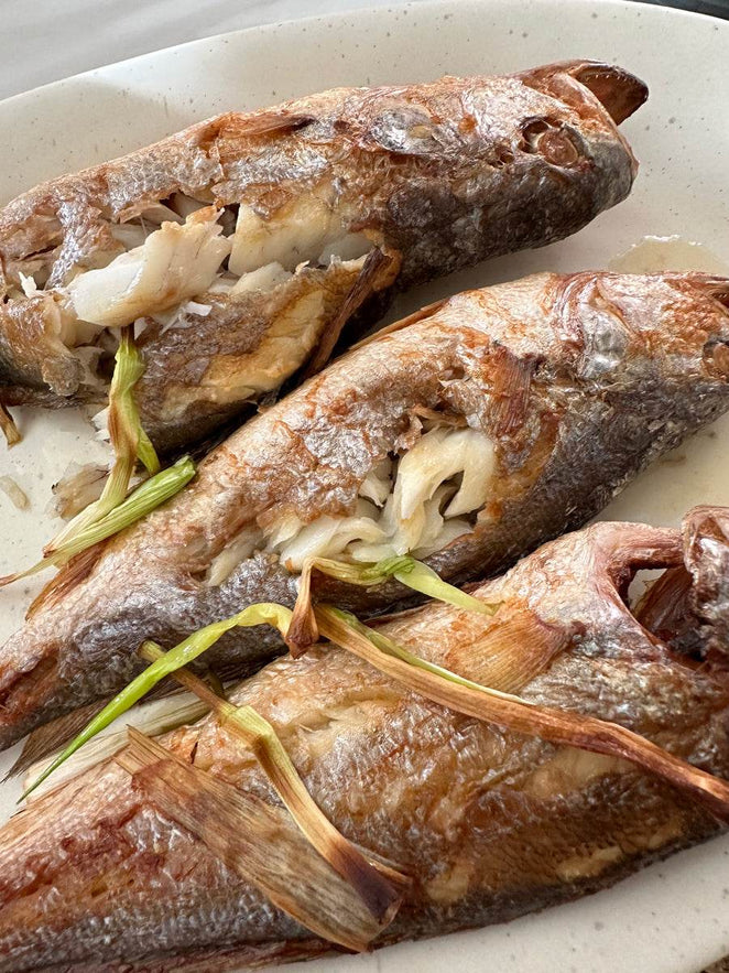Semi Dried Yellow Croaker - Jumbo Size [반건조 굴비구이] - Lets Eatscape