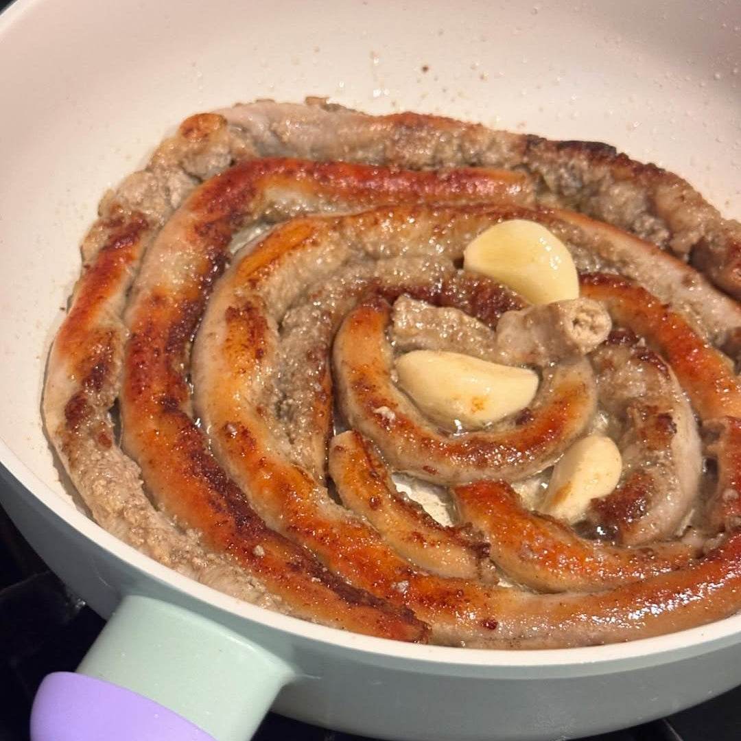 Pre grilled Small Intestines (통마늘 초벌와규소곱창) - Lets Eatscape