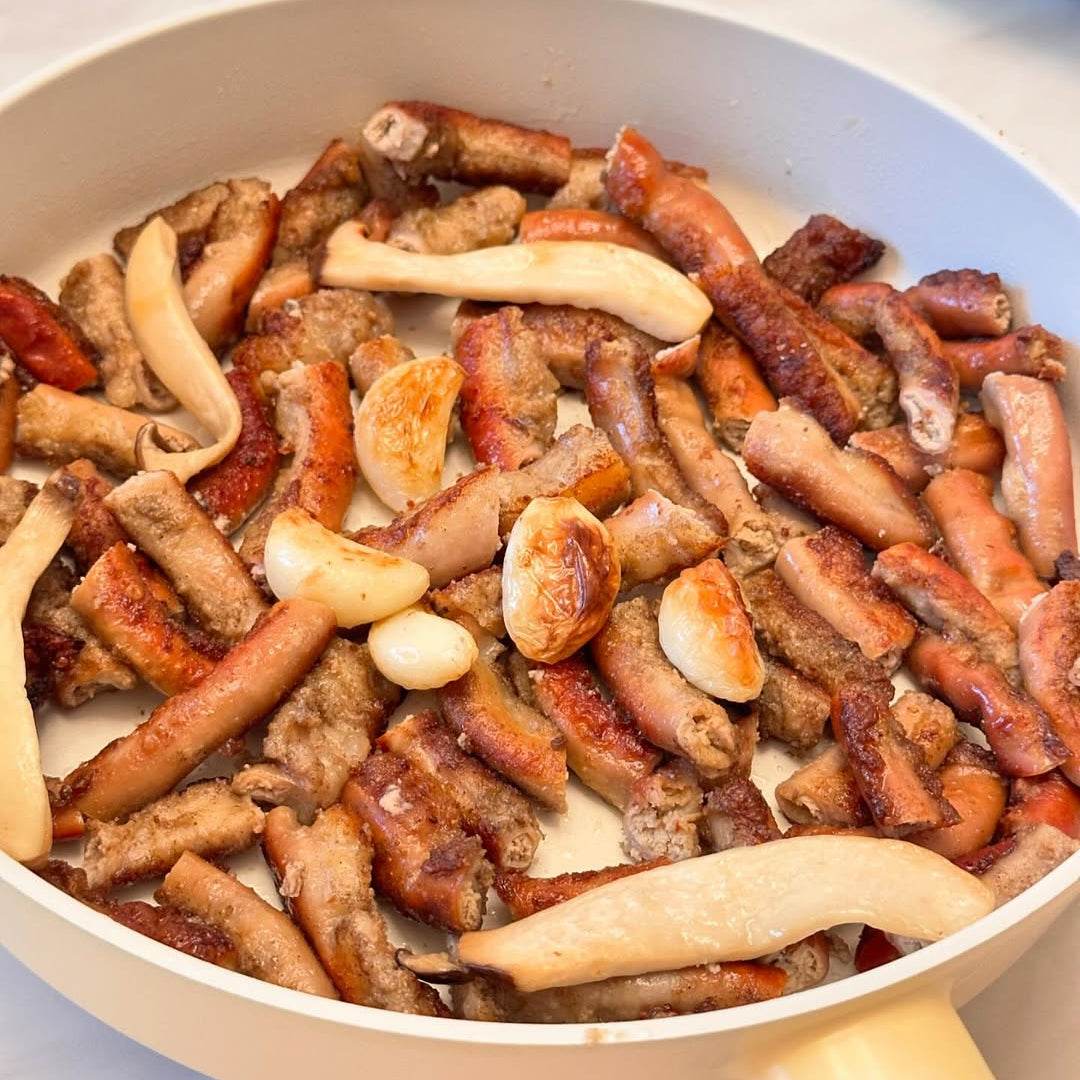 Pre grilled Small Intestines (통마늘 초벌와규소곱창) - Lets Eatscape