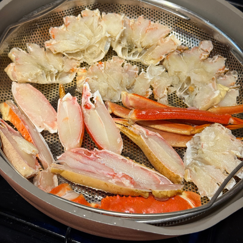 Cooked Snow Crab Legs (Frozen)
