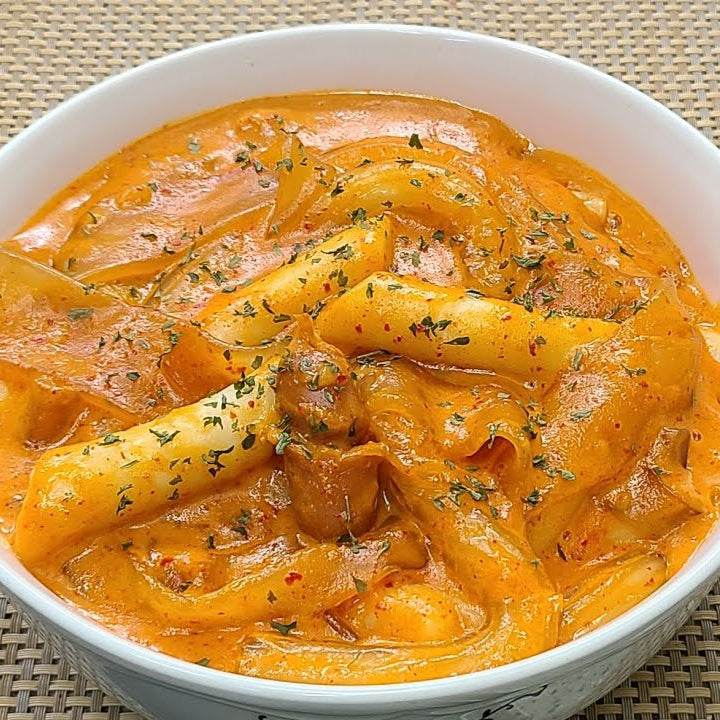 Changhwadang Rose Tteokbokki (창화당 분모자 로제떡볶이) - Lets Eatscape